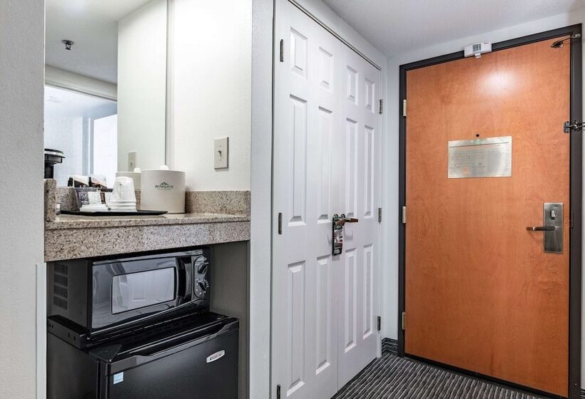 Номер Стандарт 2 Двуспальные Кровати, Wingate By Wyndham Parkersburg Vienna