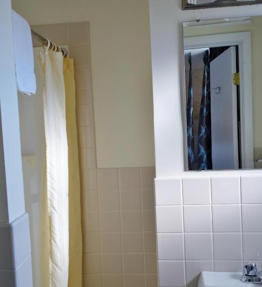 Номер Стандарт, Monument Mountain Motel