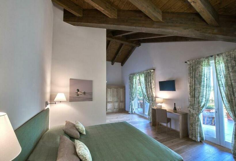 غرفة قياسية مزوَّدة بشُرفة, Foresteria Del Gavi