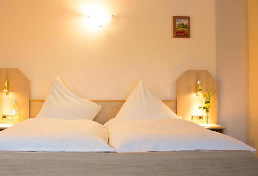 Номер Стандарт, Restaurant Zur Neroburg