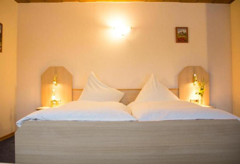 Номер Стандарт, Restaurant Zur Neroburg