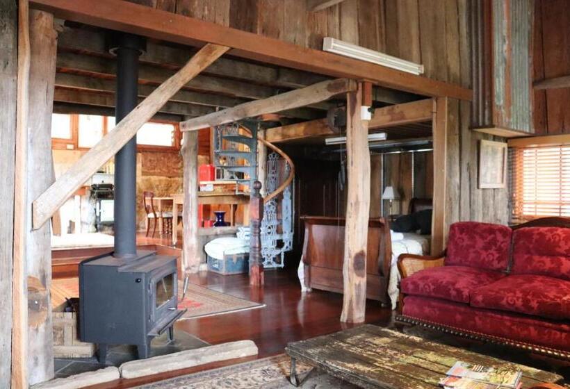 带大床的标准工作室, Capers Cottage And Barn Accommodation