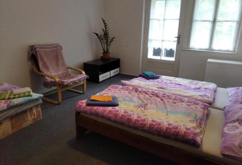 חדר סטנדרט לשלושה עם מרפסת, Chata Tokáň