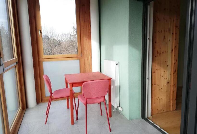 דירת חדר, Haus Monti