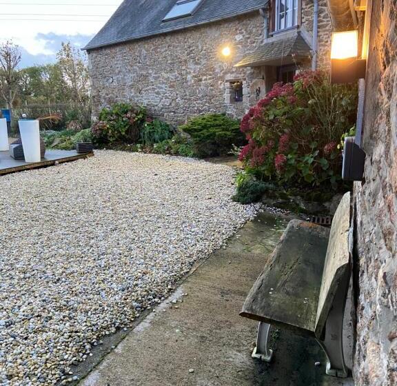 غرفة قياسية, La Pénate