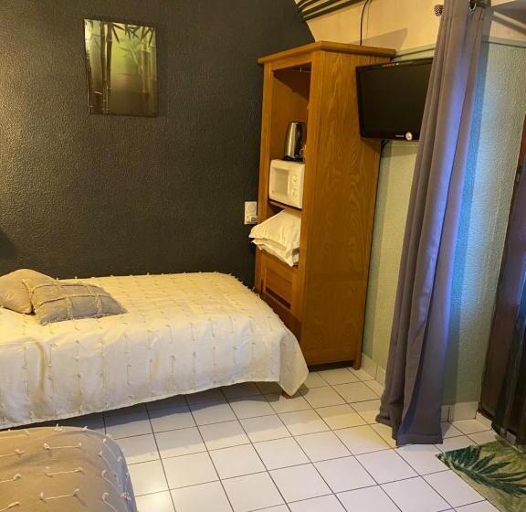 غرفة قياسية, La Pénate