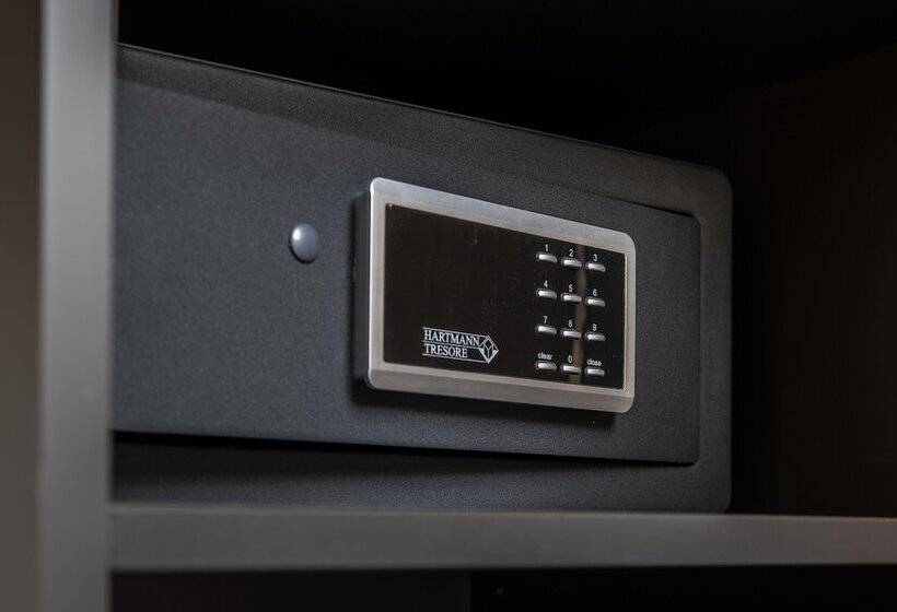 컴포트 룸, Zum Loewen