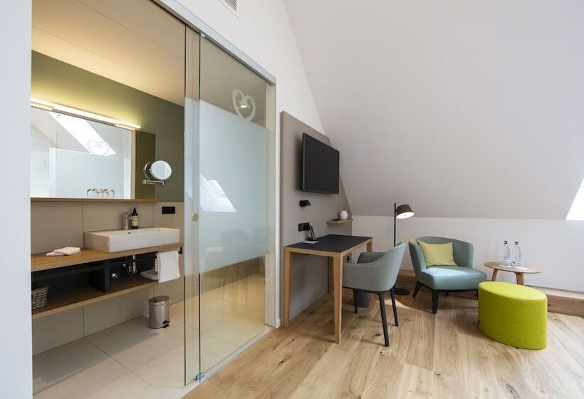 컴포트 룸, Zum Loewen