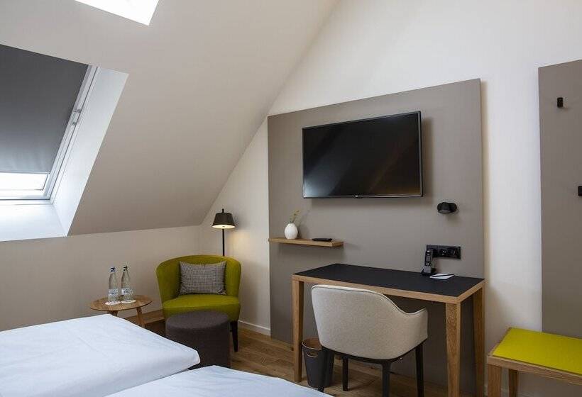 컴포트 룸, Zum Loewen