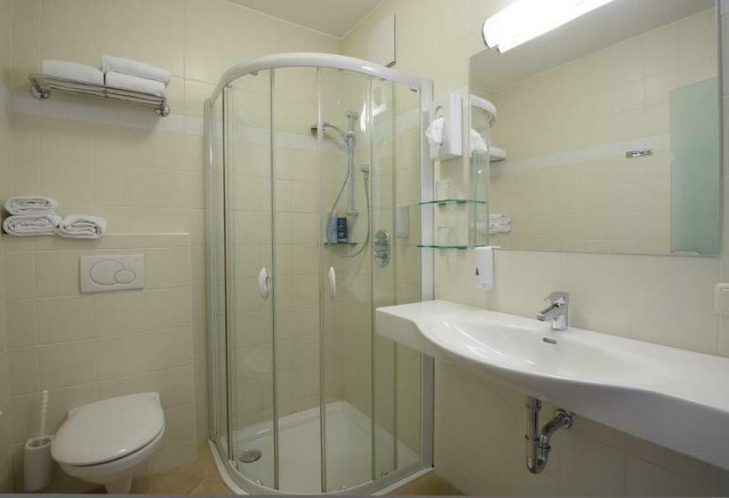 Номер Стандарт, Gasthof Mader Gubo & Co Kg