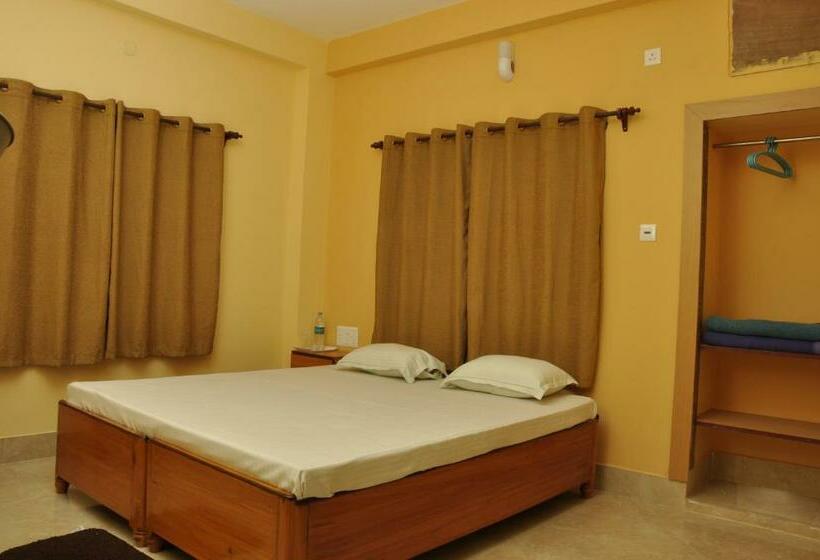 חדר משפחתי, Solitary Nook