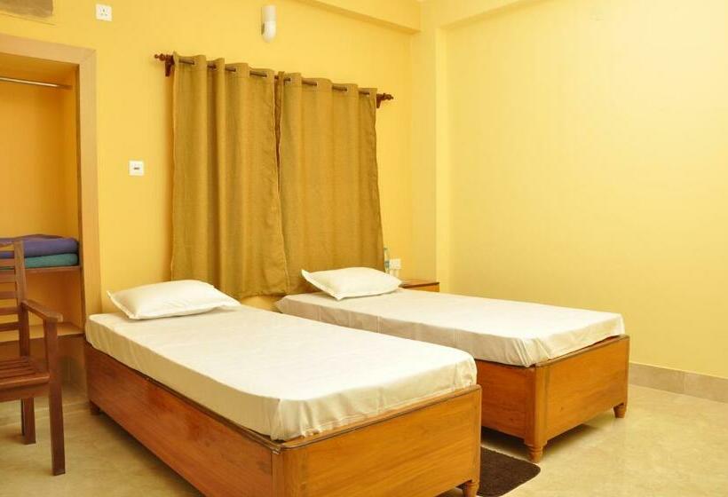 חדר משפחתי, Solitary Nook