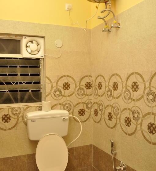 חדר משפחתי, Solitary Nook