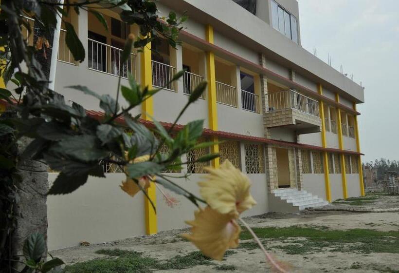 חדר משפחתי, Solitary Nook