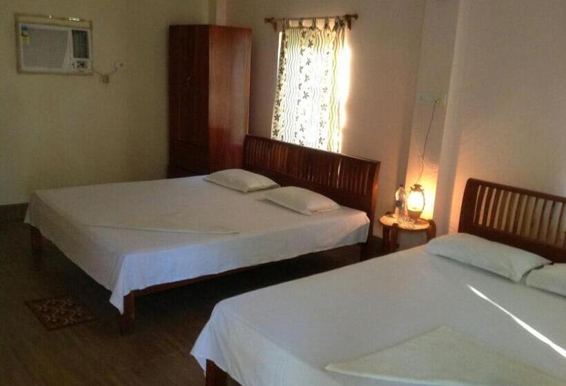 חדר משפחתי, Solitary Nook