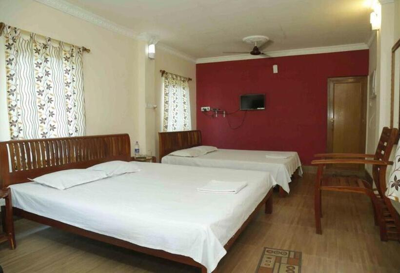 חדר משפחתי, Solitary Nook