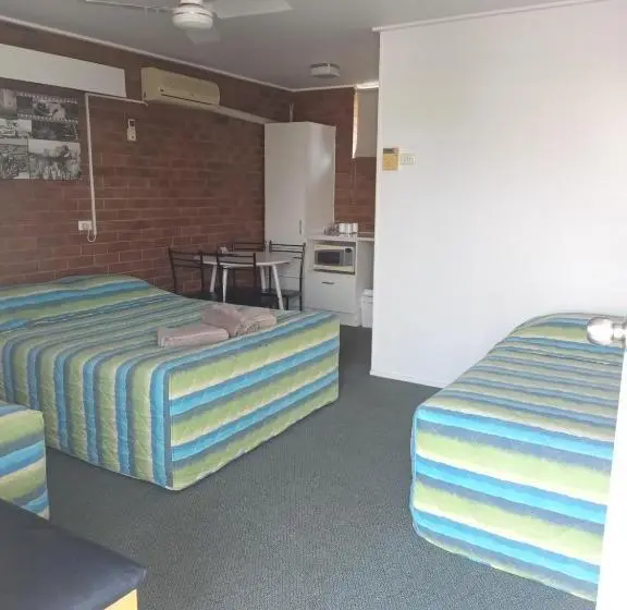 スタンダード４人部屋, Millmerran Motel