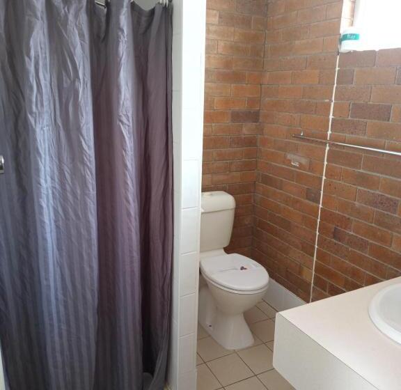 חדר סטנדרט לשלושה, Millmerran Motel