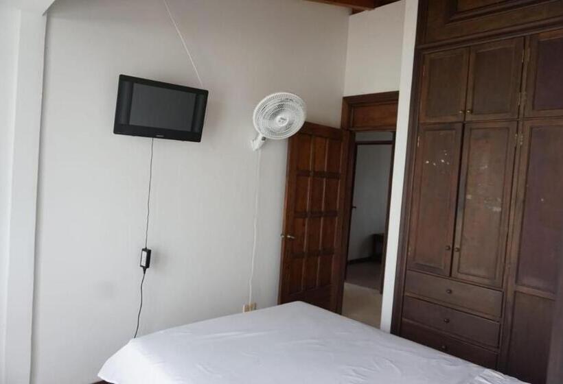 スタンダードルーム, Hostal Suna Vito