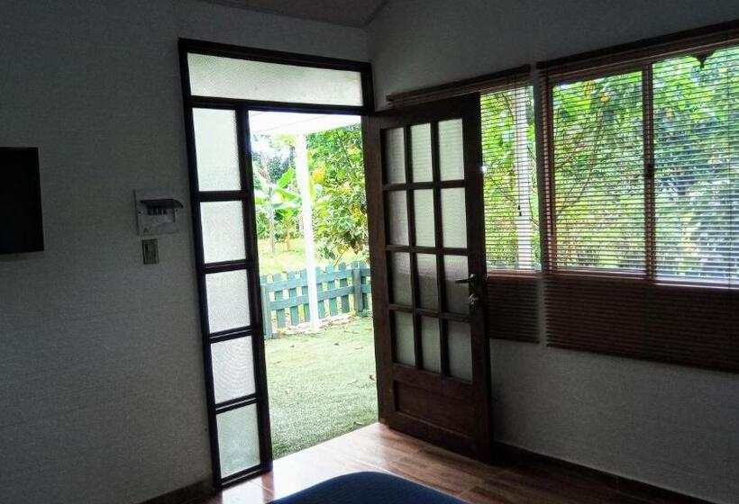 庭の見える1ベッドルームアパートメント, Hostal Suna Vito