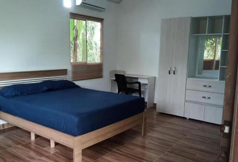 庭の見える１ベッドルームアパートメント, Hostal Suna Vito