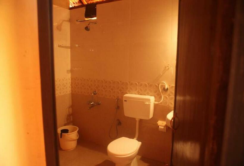 海景豪华三人间, 5 Mile Beach Resort