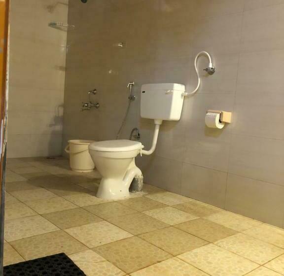 海景豪华三人间, 5 Mile Beach Resort