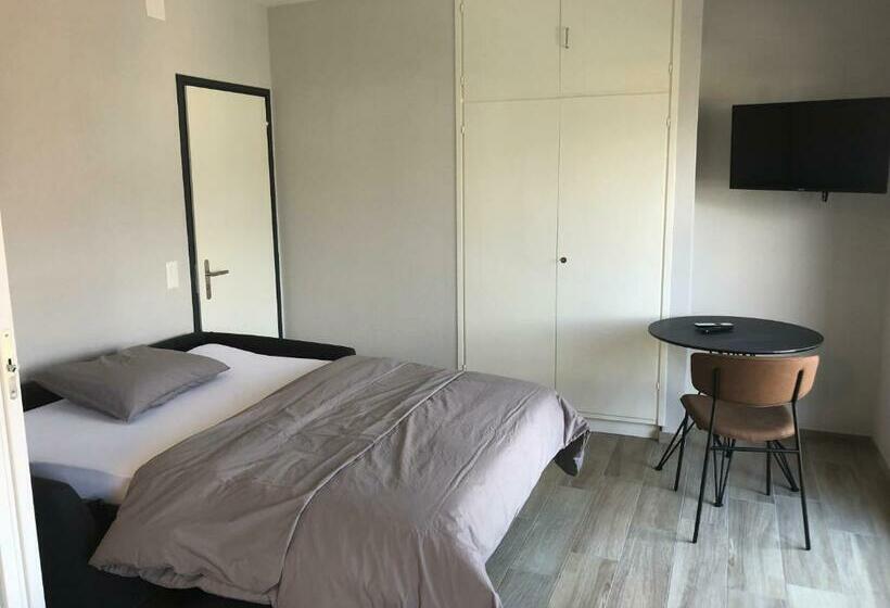 חדר משפחתי, Al Grottino