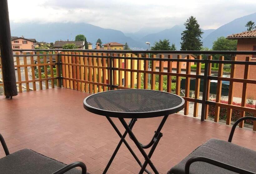 חדר דלוקס נוף לאגם, Al Grottino