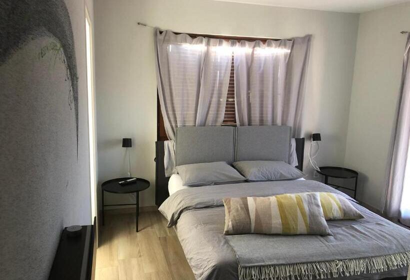 חדר דלוקס נוף לאגם, Al Grottino