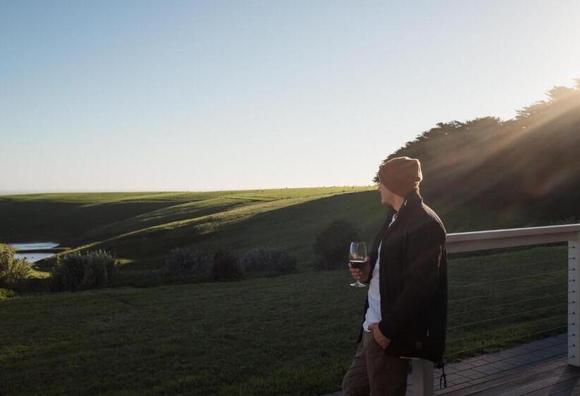 带大床的套房, Coastal Lodge