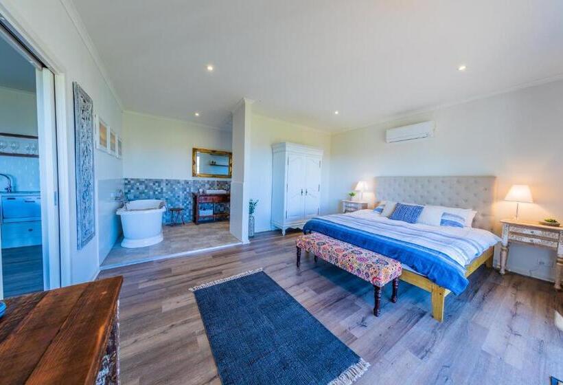 带大床的套房, Coastal Lodge