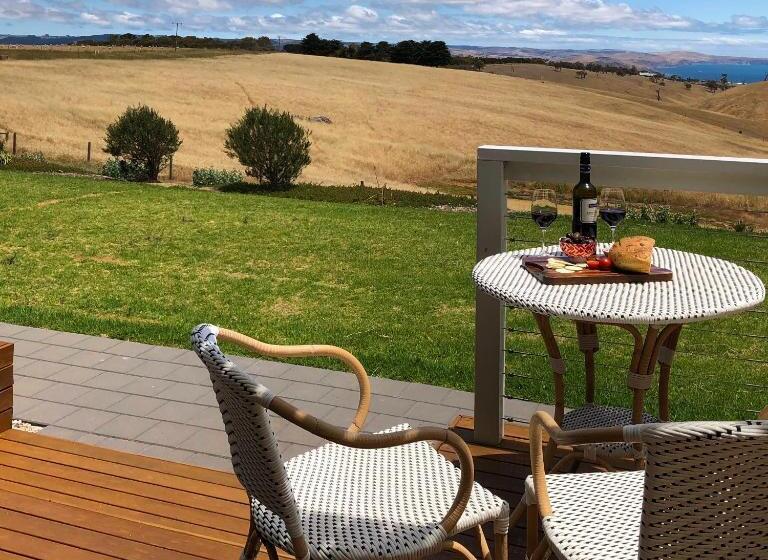 带大床的套房, Coastal Lodge