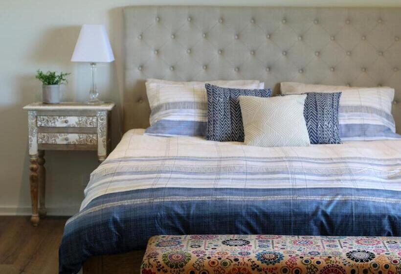 带大床的套房, Coastal Lodge