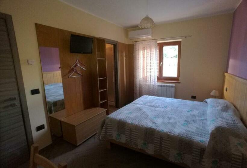 디럭스 룸, Lacus Pensilis