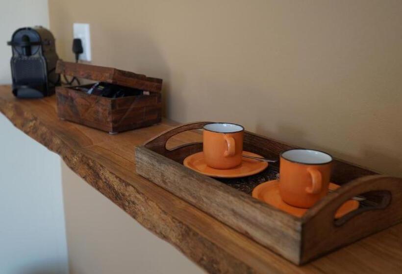 غرفة ديلوكس مطلة على حمام السباحة, Stellar Overberg Travellers Lodge