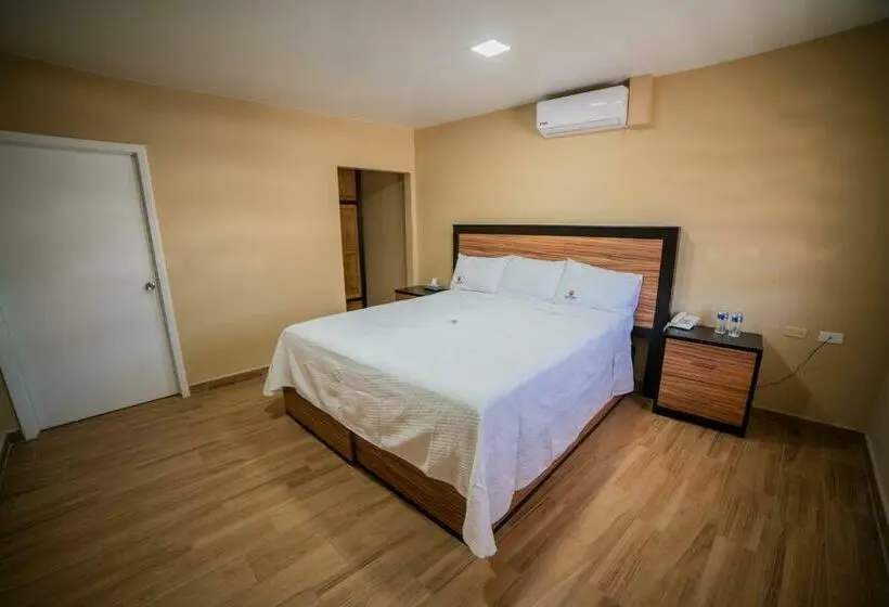 キングサイズベッドのデラックスルーム, California Comfort & Suites