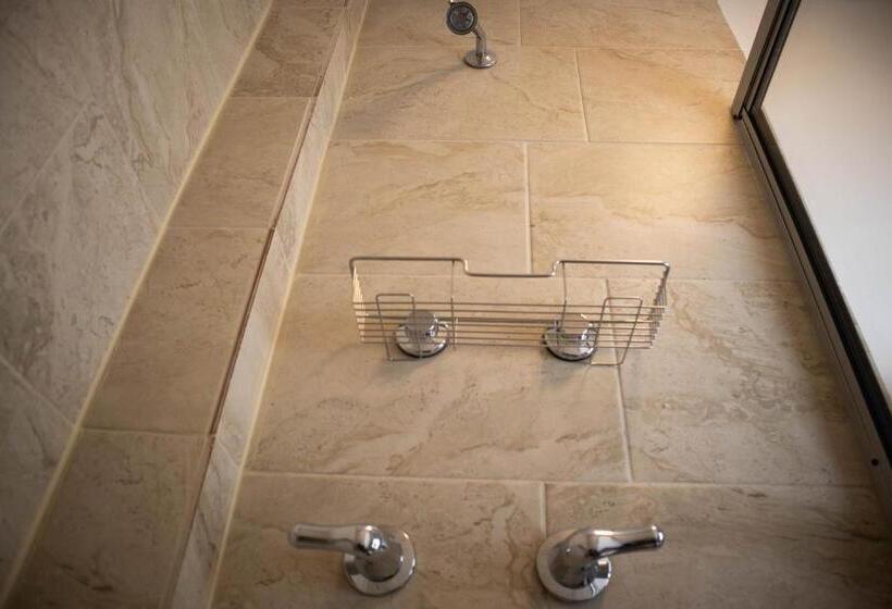 غرفة عائلية, California Comfort & Suites