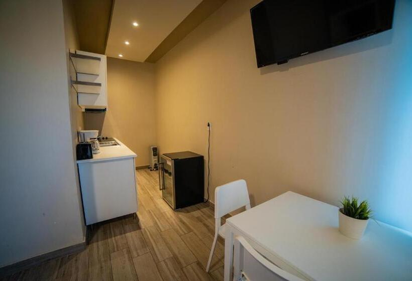 غرفة عائلية, California Comfort & Suites