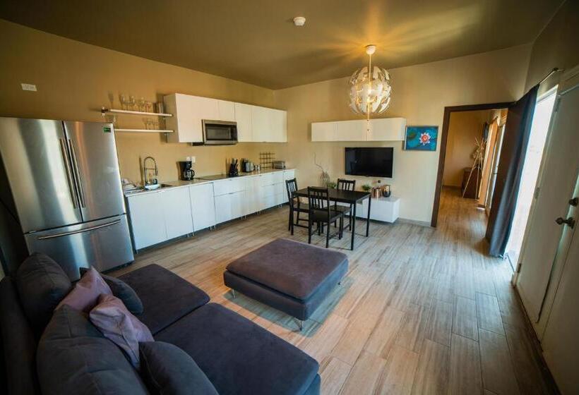２ベッドルームアパートメント, California Comfort & Suites