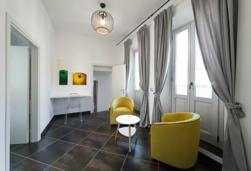 סוויטה עם מרפסת, Interamnia Boutique