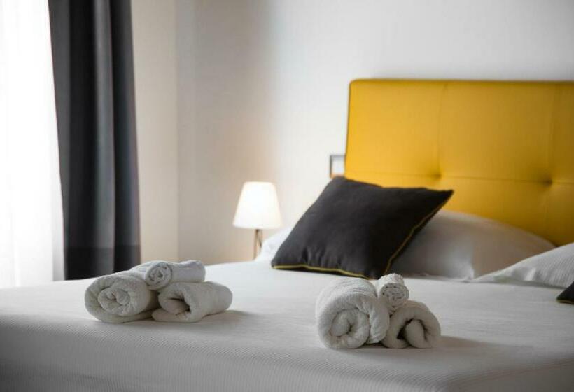 סוויטה, Interamnia Boutique