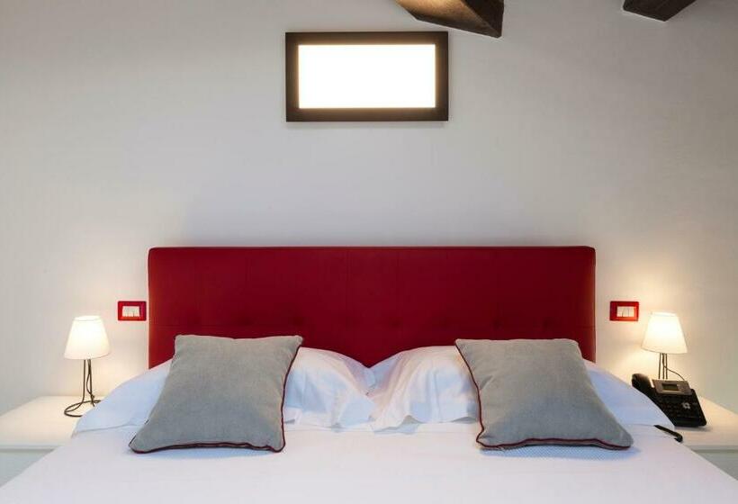 סוויטת דופלקס, Interamnia Boutique