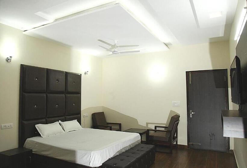 Junior Suite Deluxe, Temple View Inn