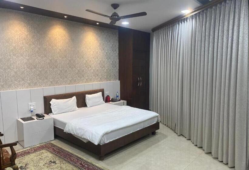 Junior Suite Deluxe, Temple View Inn