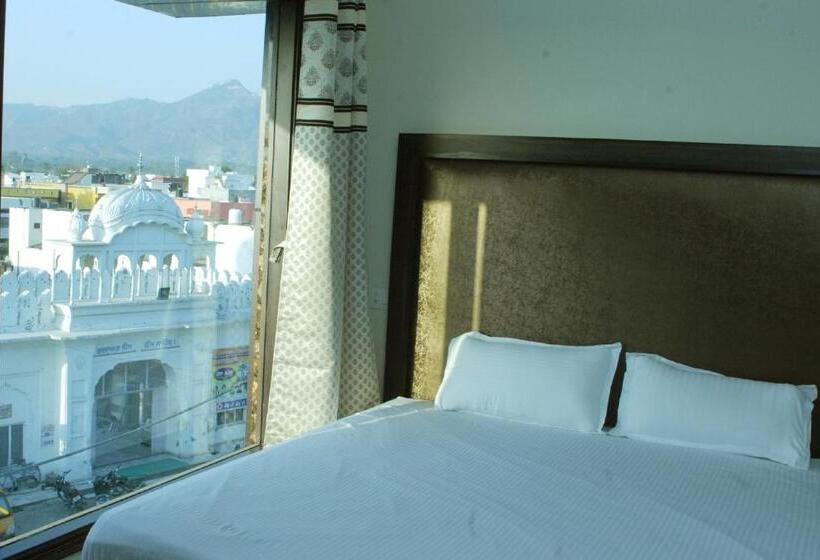 Pokój Rodzinny, Temple View Inn