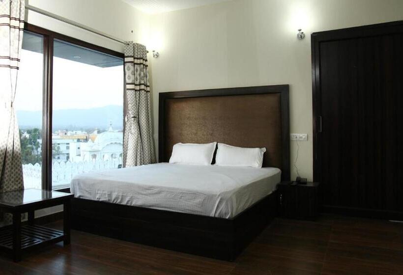 Pokój Rodzinny, Temple View Inn