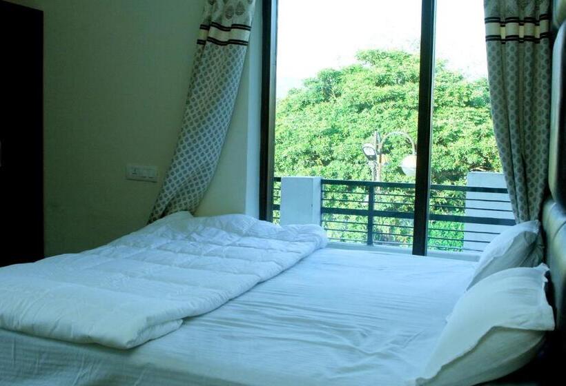 Семейный Номер, Temple View Inn