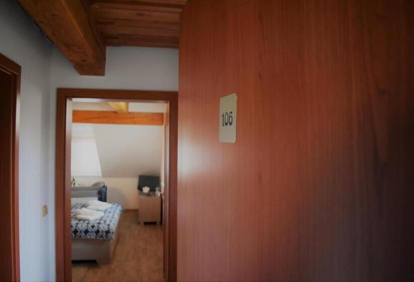 Номер Стандарт, Motel Roubenka