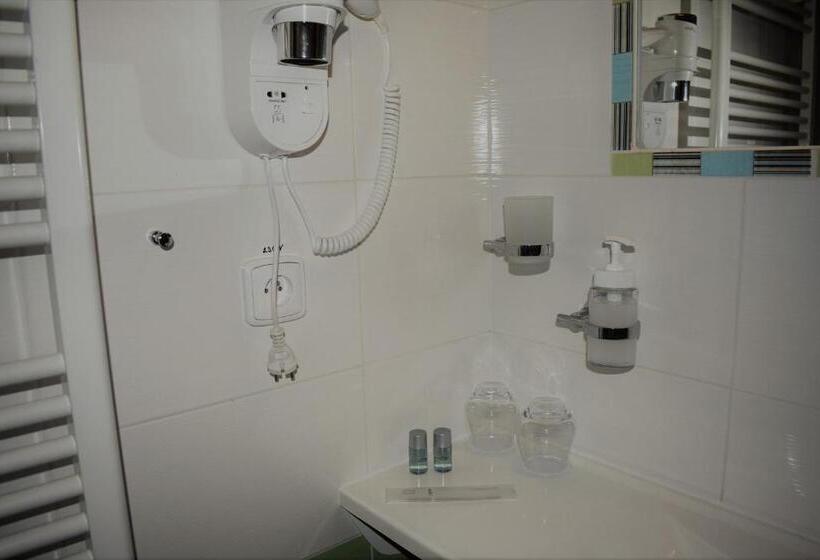 Люкс, Motel Roubenka